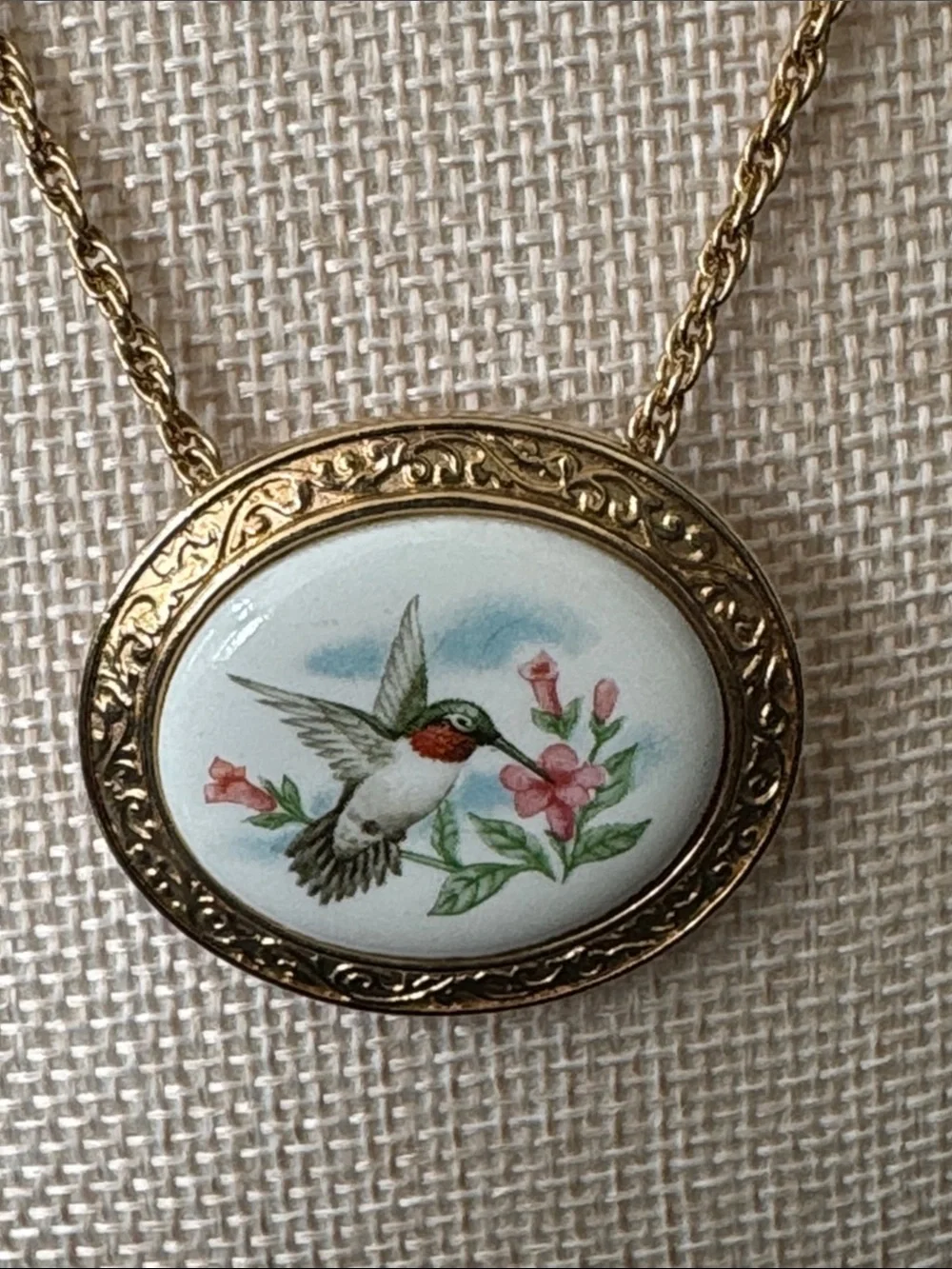 VTG Avon Summer Song Hummingbird Convertible Necklace & Brooch Pin 1982 - Picture 2 of 5